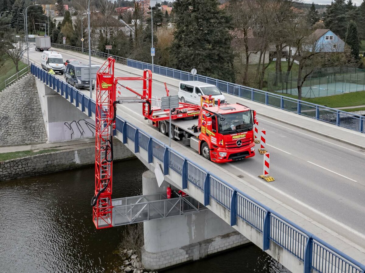 Mostní prohlížečka MOOG MBI 110 na pronájem